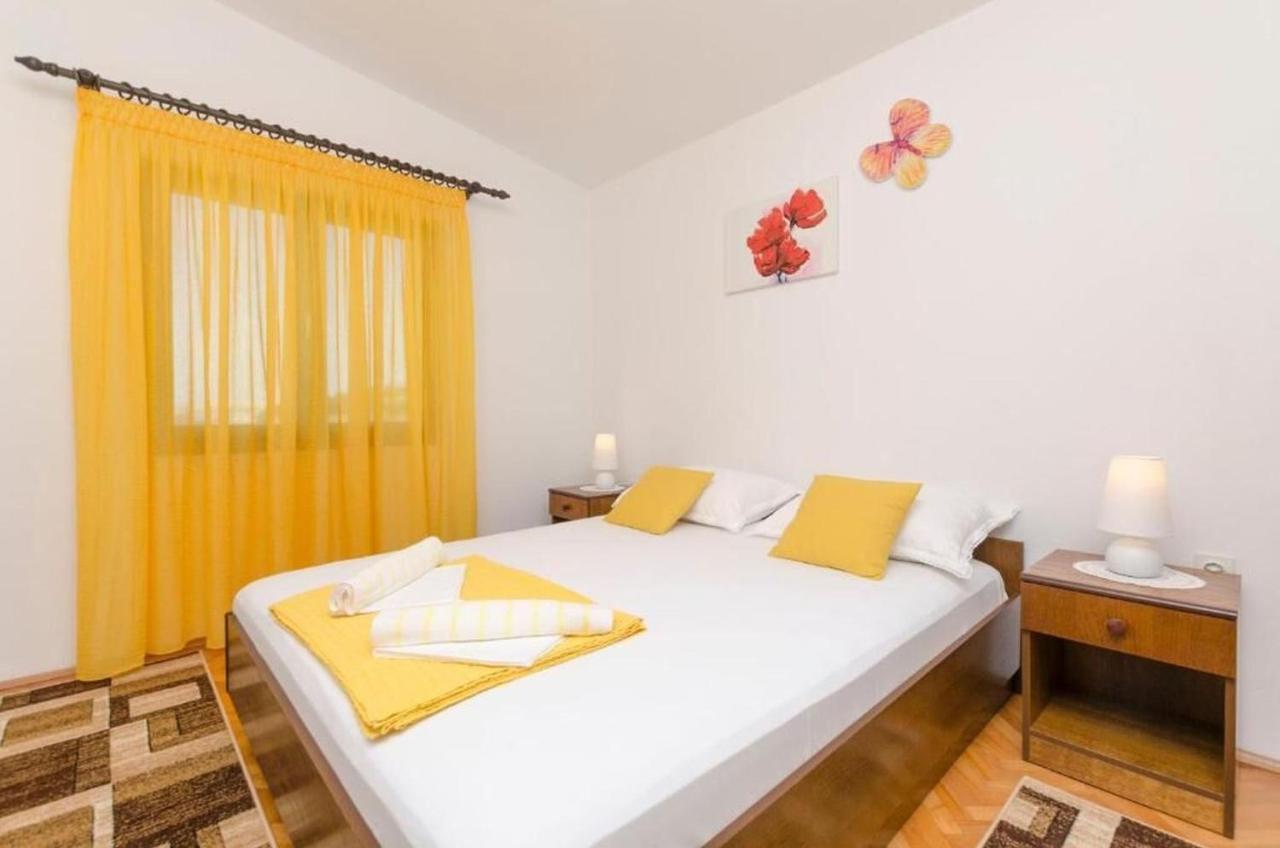Apartments Spavalo Паг Экстерьер фото