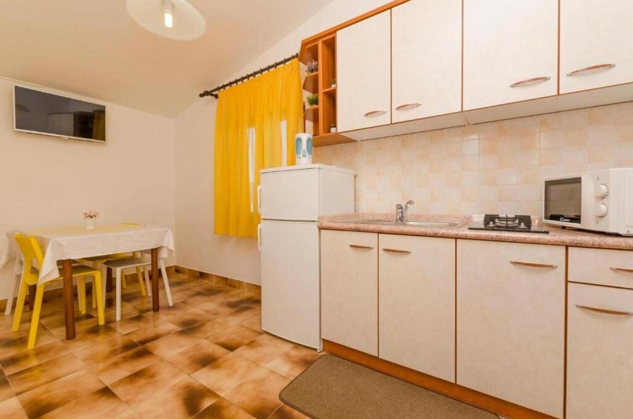 Apartments Spavalo Паг Экстерьер фото