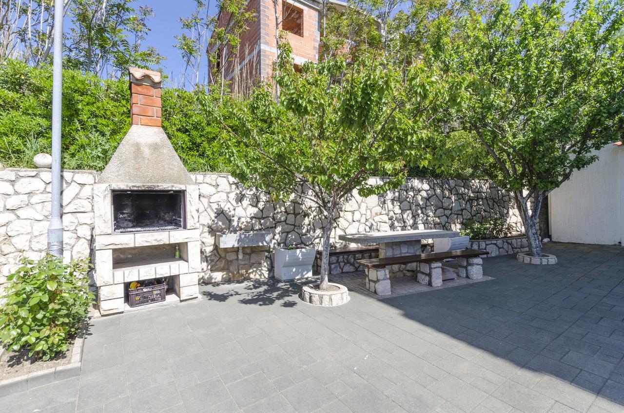 Apartments Spavalo Паг Экстерьер фото