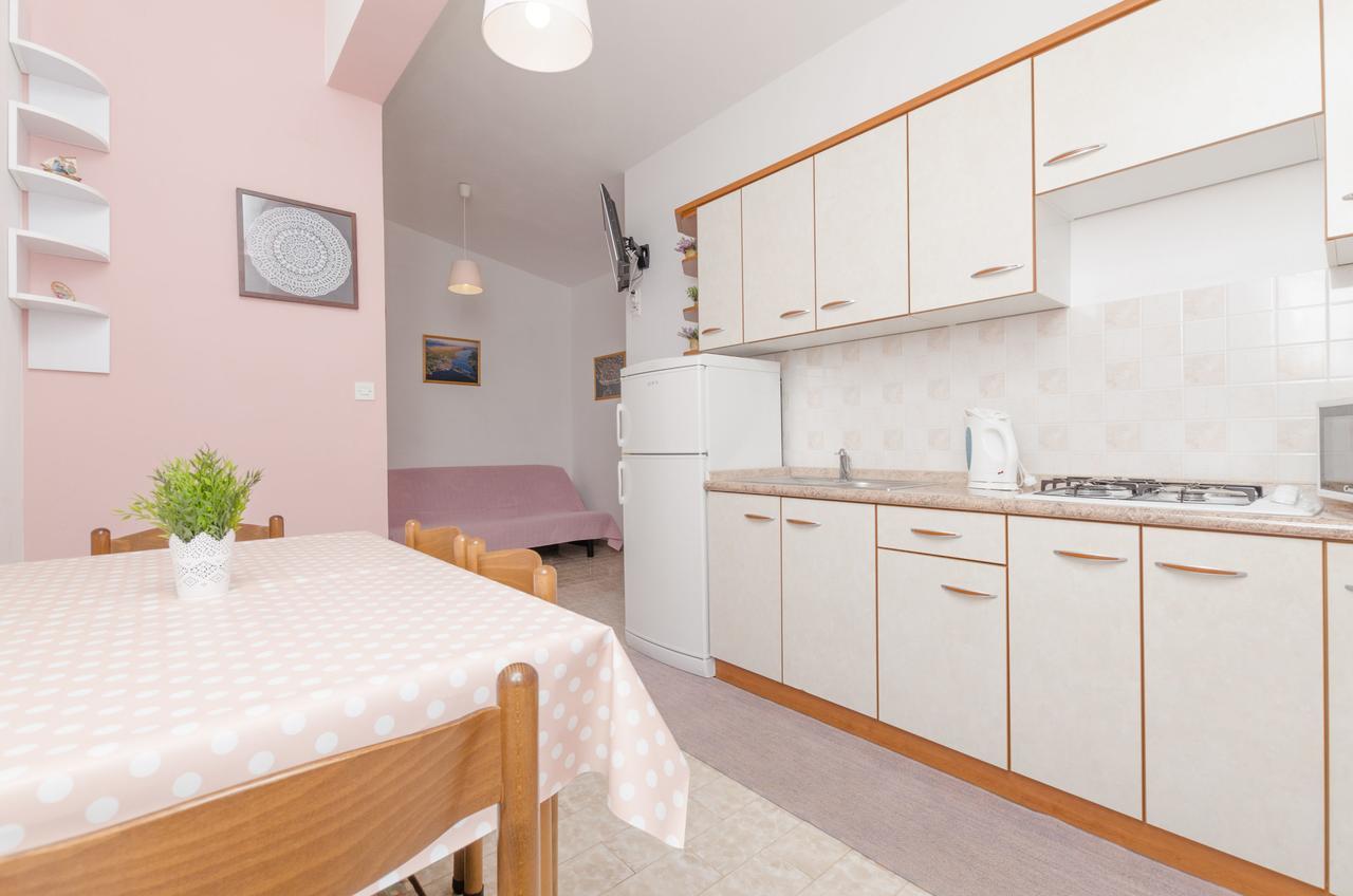 Apartments Spavalo Паг Экстерьер фото