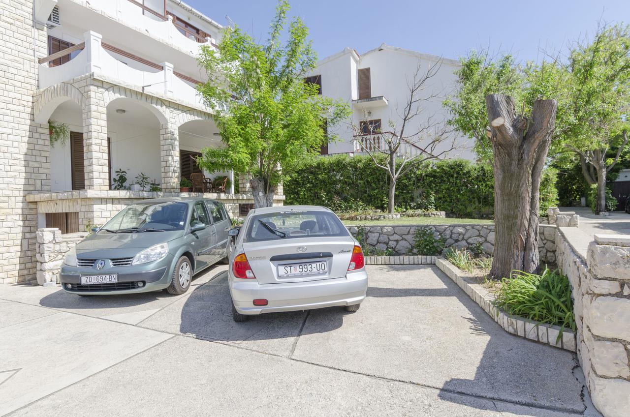 Apartments Spavalo Паг Экстерьер фото