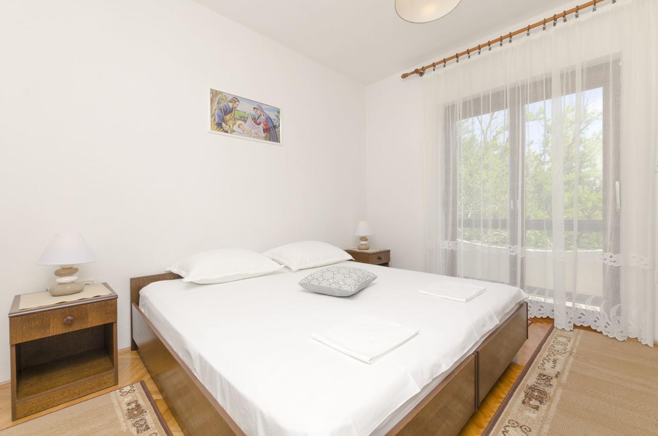 Apartments Spavalo Паг Экстерьер фото