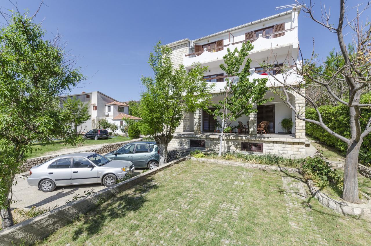 Apartments Spavalo Паг Экстерьер фото